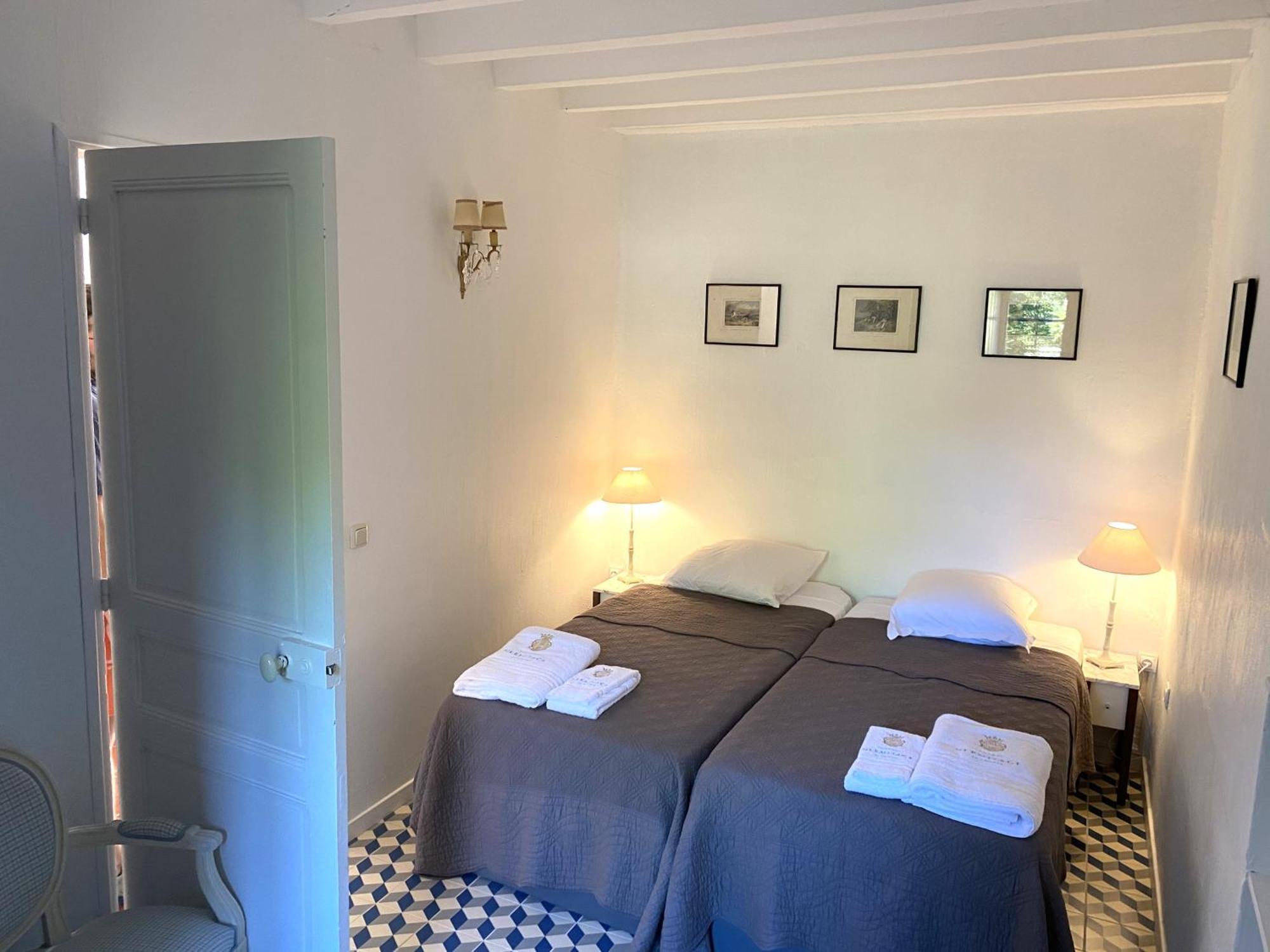 Chateau Hermitage De Combas Apart otel Servian Oda fotoğraf